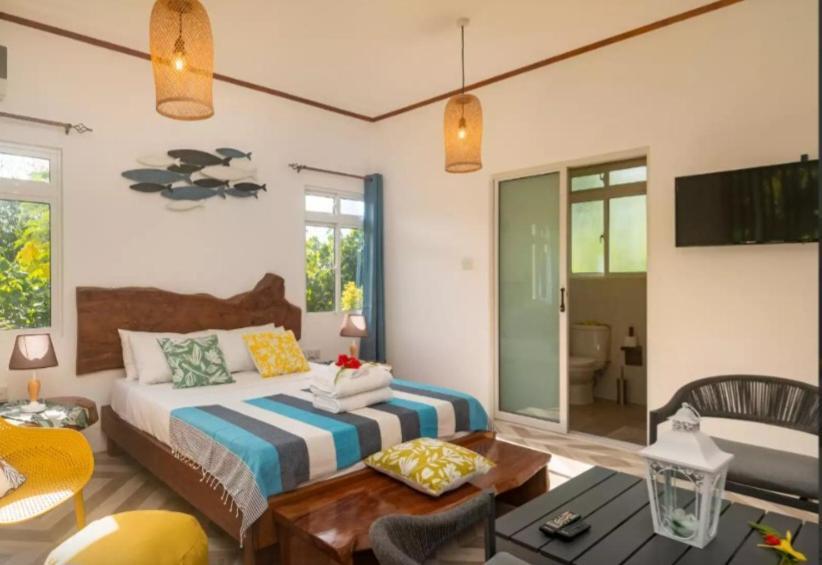 Milles Montagnes Residence Anse Royale Extérieur photo