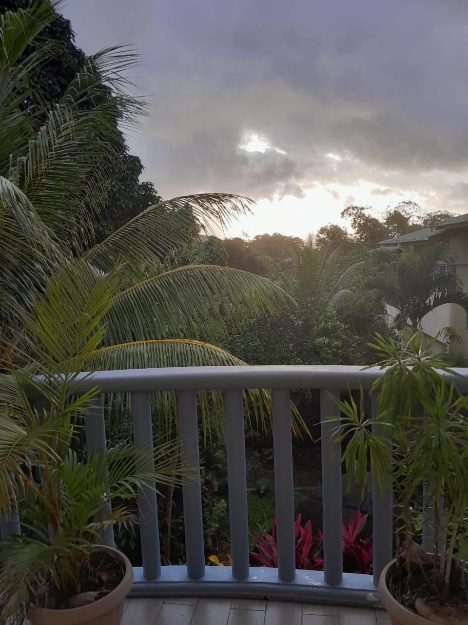 Milles Montagnes Residence Anse Royale Extérieur photo
